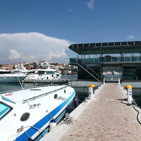 Marina Hotel Resort Frapa - Otok-2