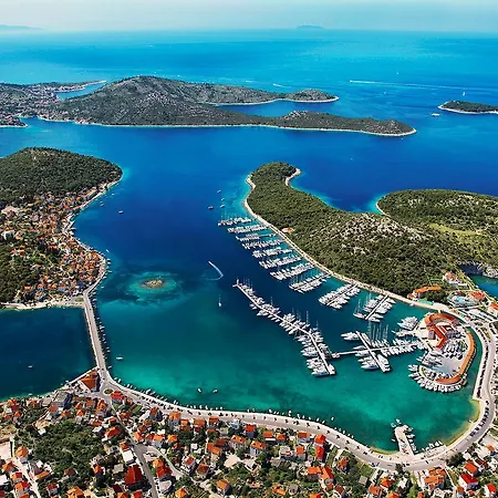 Marina Hotel Resort Frapa - Otok-3